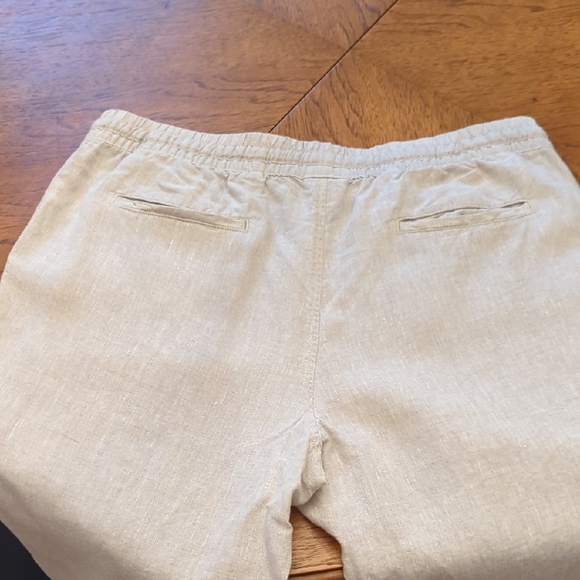 L.L. Bean Women's Beige Linen Cropped Capri Pants - Picture 5 of 13